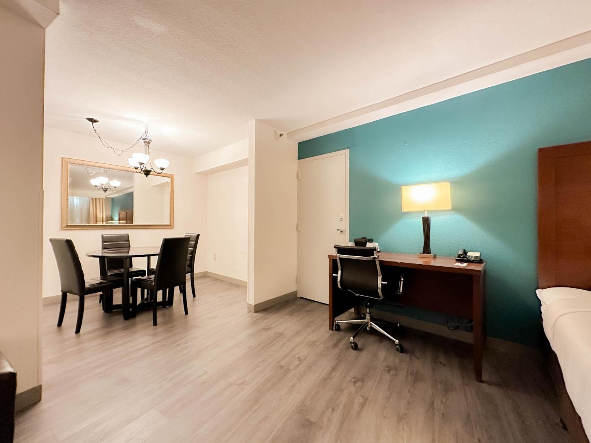 Comfort Inn & Suites Kissimmee By The Parks Four Corners Экстерьер фото