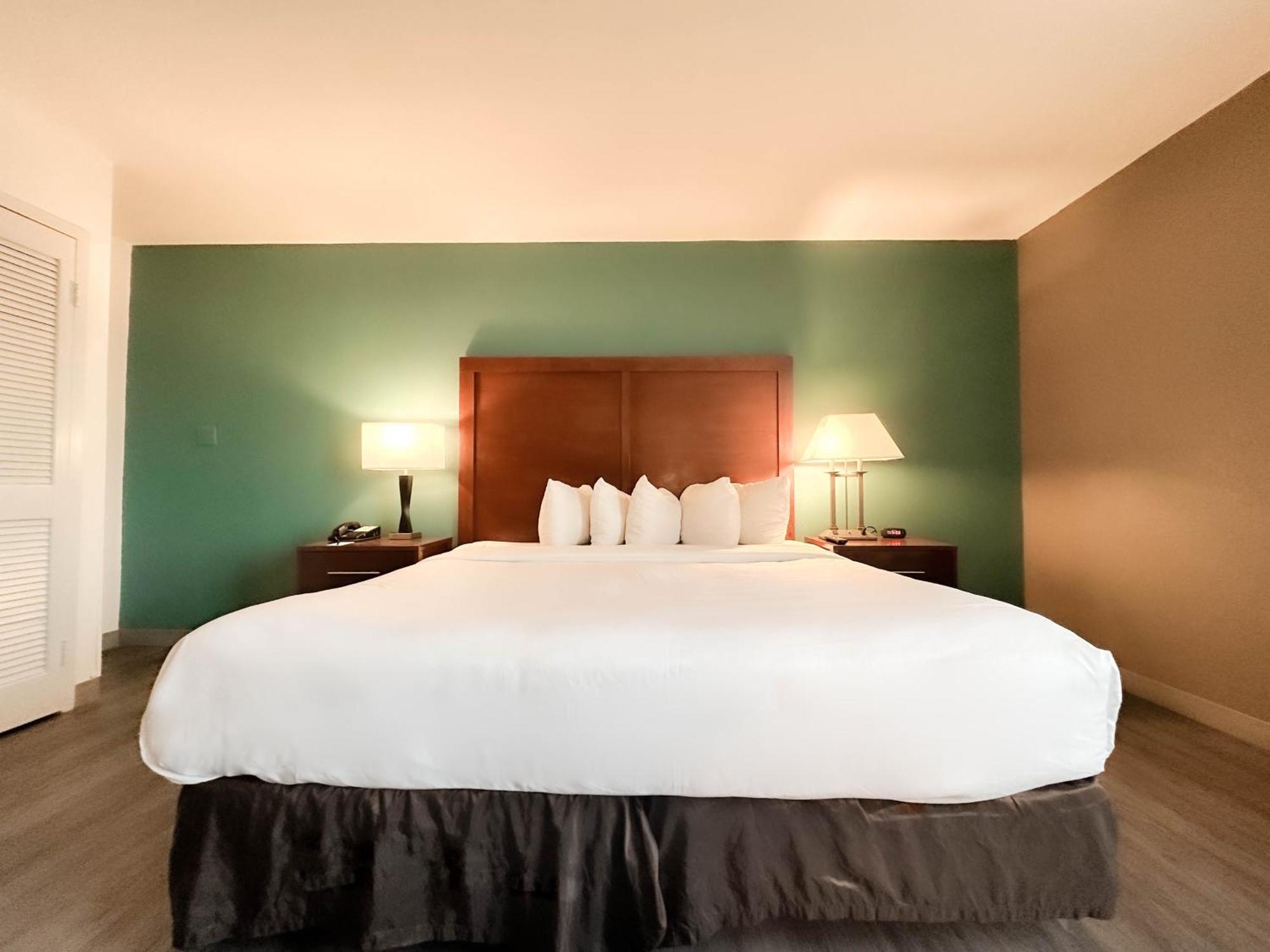 Comfort Inn & Suites Kissimmee By The Parks Four Corners Экстерьер фото