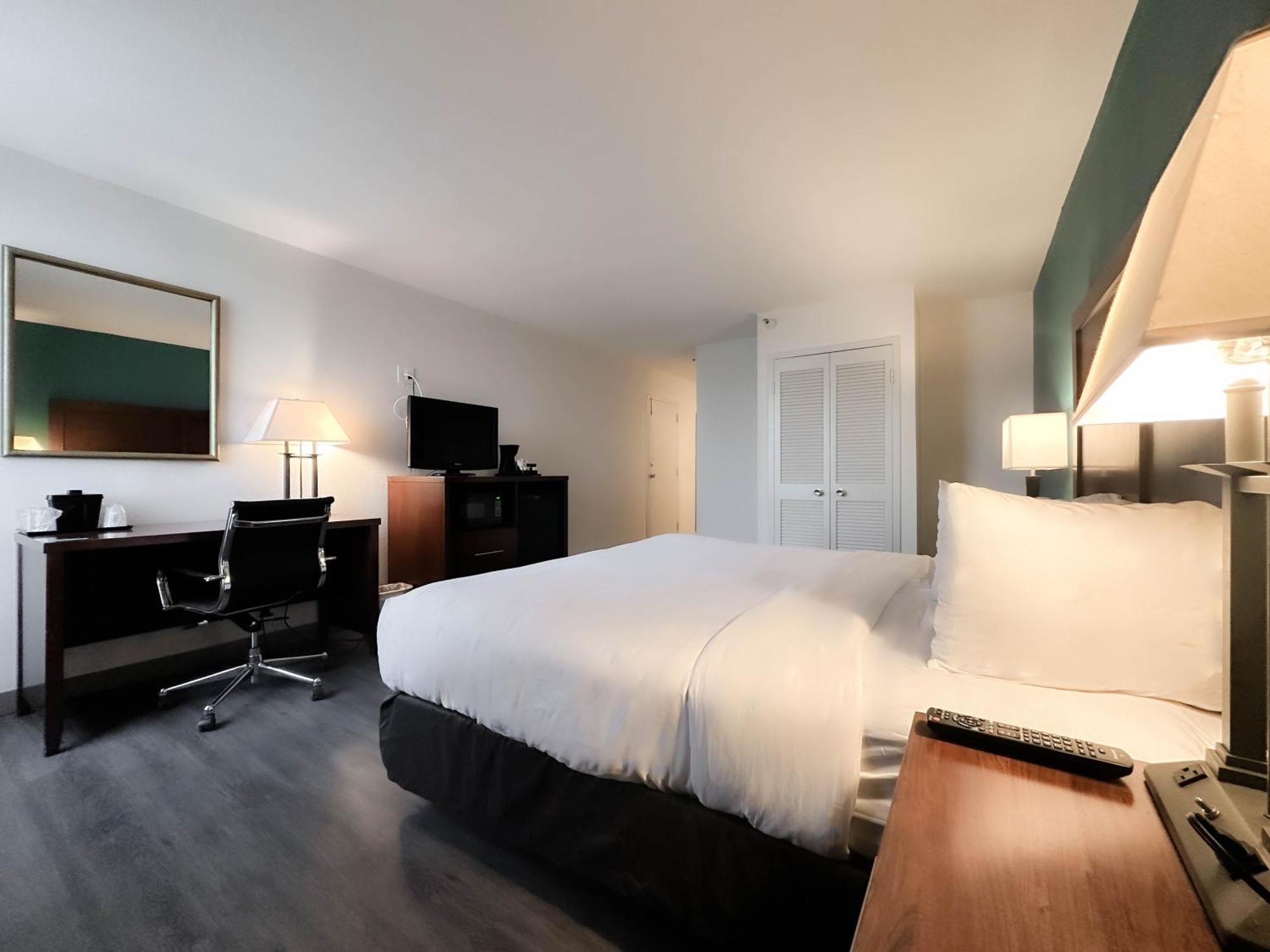 Comfort Inn & Suites Kissimmee By The Parks Four Corners Экстерьер фото