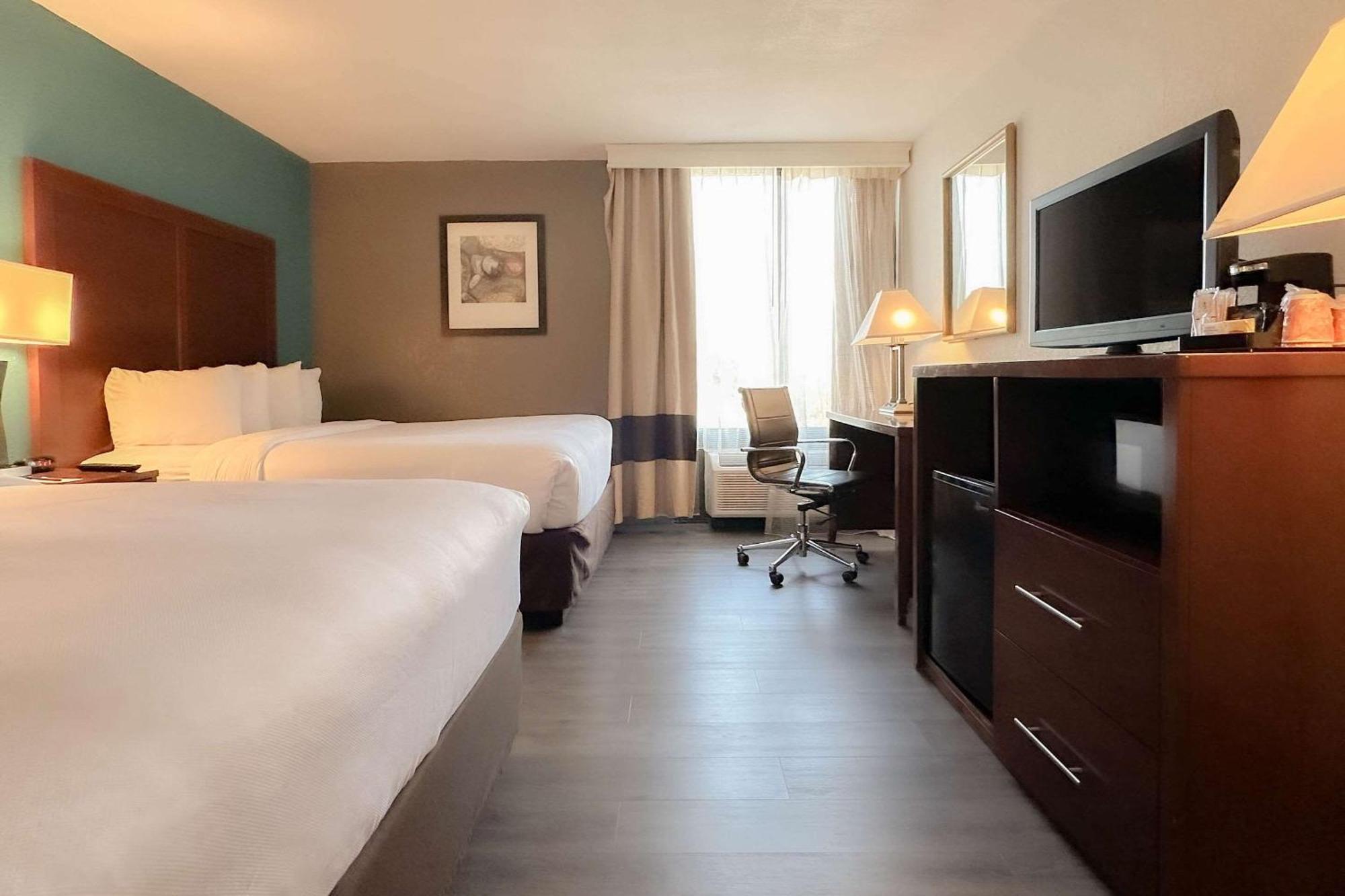 Comfort Inn & Suites Kissimmee By The Parks Four Corners Экстерьер фото
